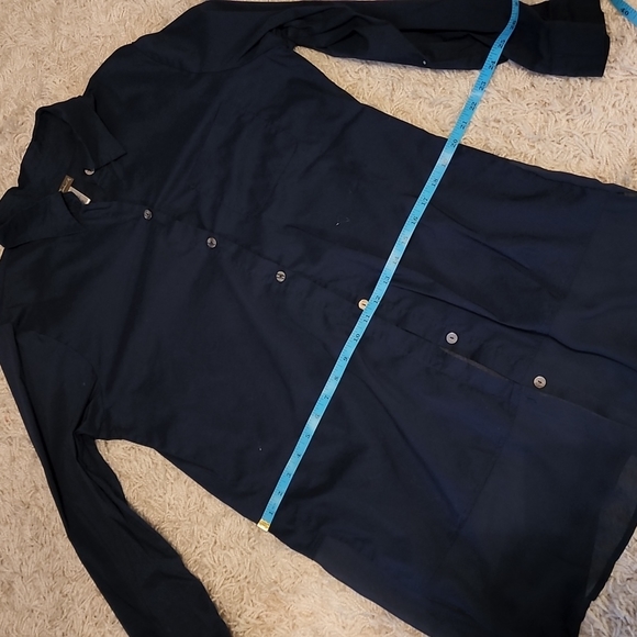 Tommy Bahama big shirt with a twist - Picture 11 of 15